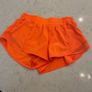 Lululemon Hotty Hot Low Rise Short 2.5"